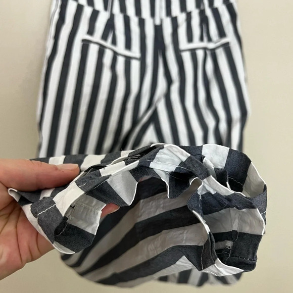 UO • Percy Pleated High-Rise Tapered Pant - Picture 5 of 9